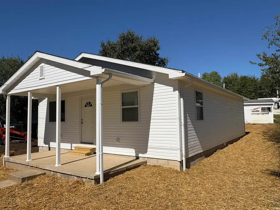 112 W Second Street, Birdseye, IN 47513 - Image #2