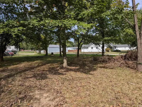 SE 1st Street, Linton, IN 47441