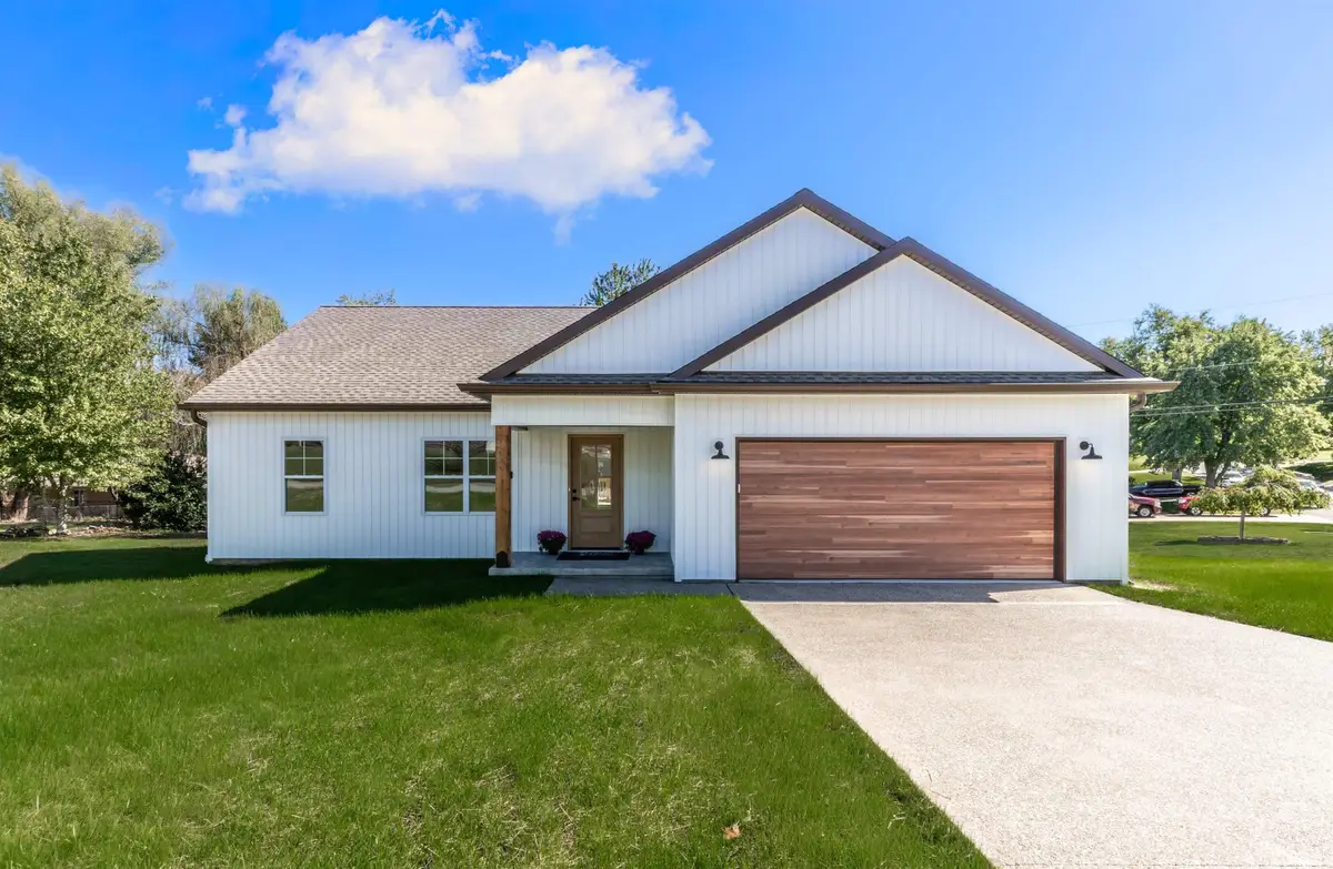 4300 Hilldale Drive, Newburgh, IN 47630 - Image #1