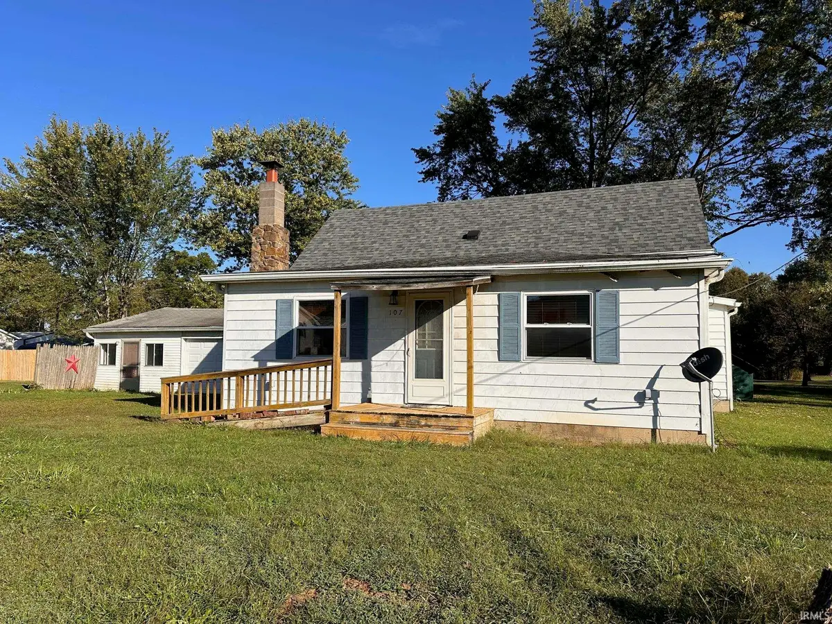 107 W Hancock Ave, Mitchell, IN 47446 - #1