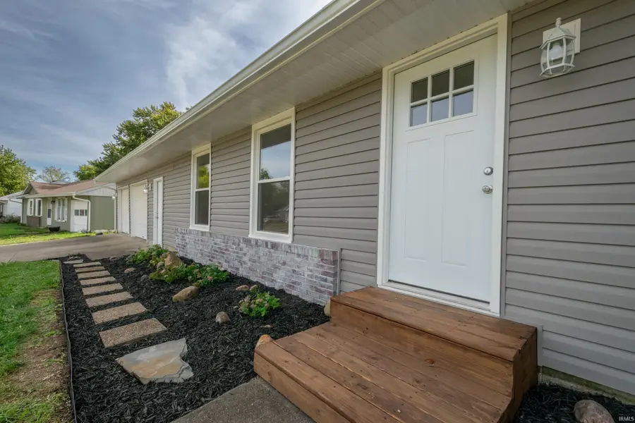 221 W Paulette Avenue, Gaston, IN 47342 - Image #2