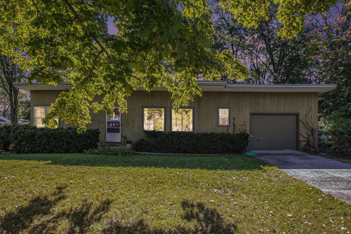 2401 Broadmoor Drive, Elkhart, IN 46514 - Image #1
