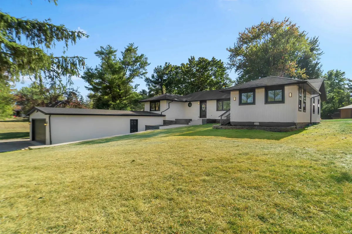 9032 Muldoon Road, Fort Wayne, IN 46819 - Image #1