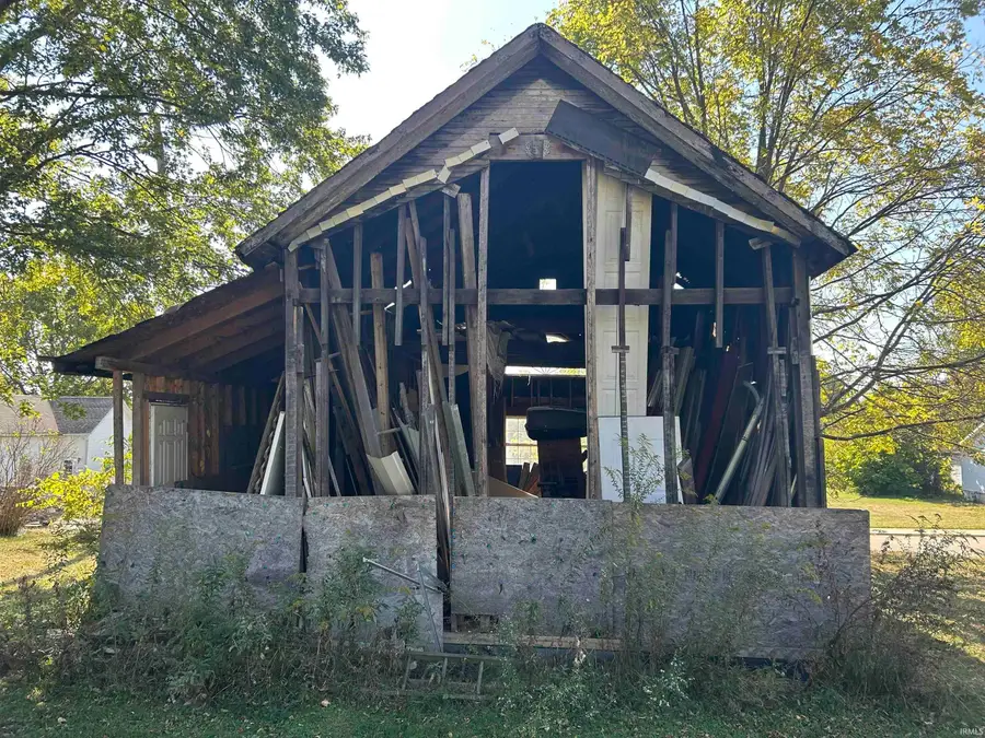 323 E Commercial Street, Hartford City, IN 47348 - Image #3