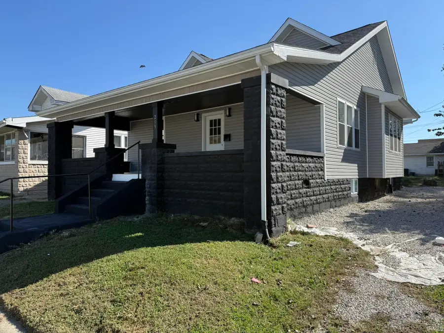 203 W Walnut Street, Washington, IN 47501 - Image #3