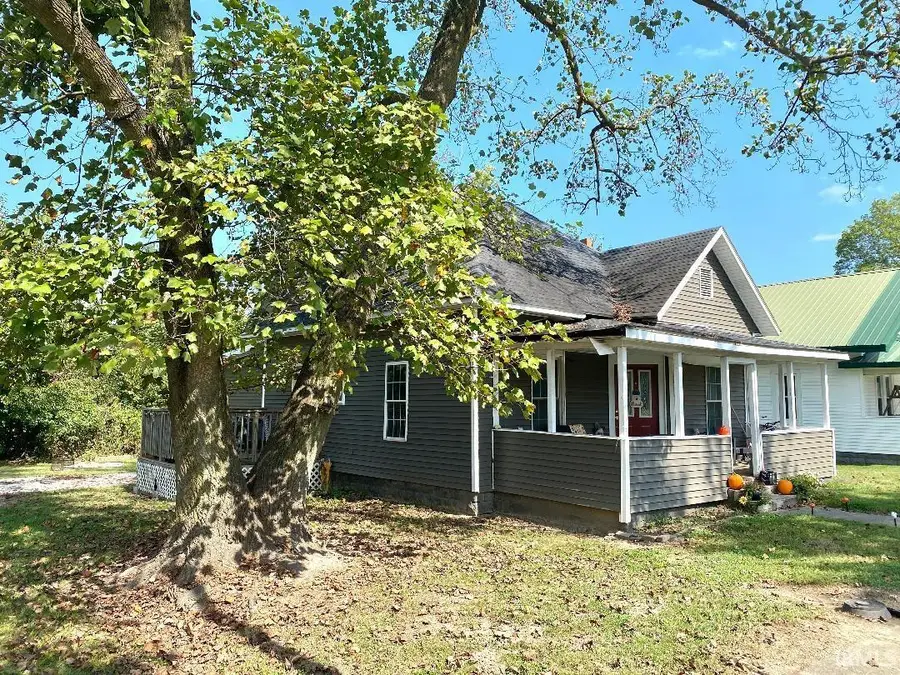 8065 E Terhune Street, Dugger, IN 47848 - Image #2