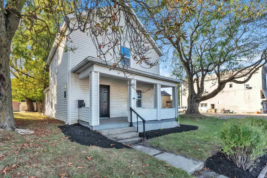 104 S Cowen Street, Garrett, IN 46738 - Image #2