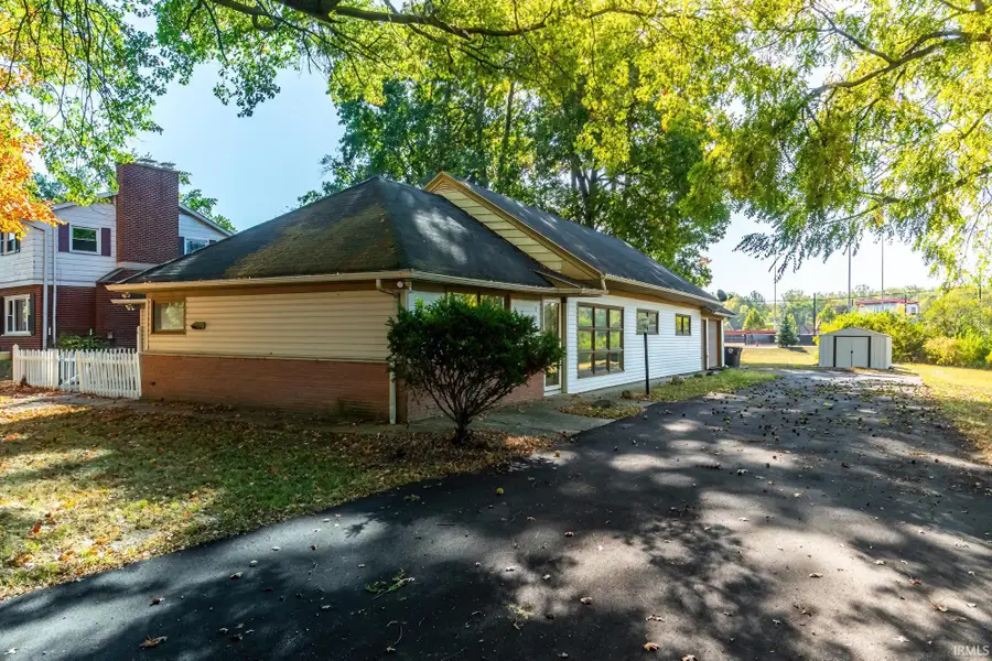 130 E Hoover Drive, Fort Wayne, IN 46816 - Image #2