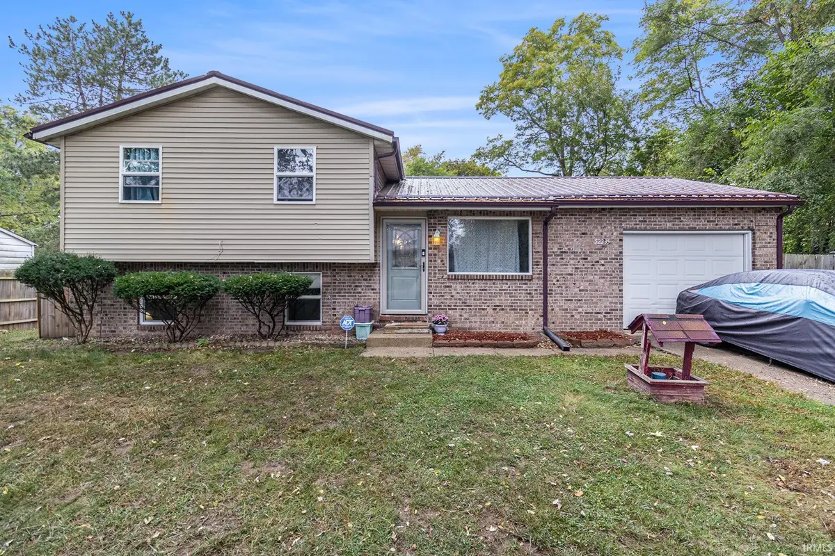 52235 Helmen Avenue, South Bend, IN 46637 - Image #1