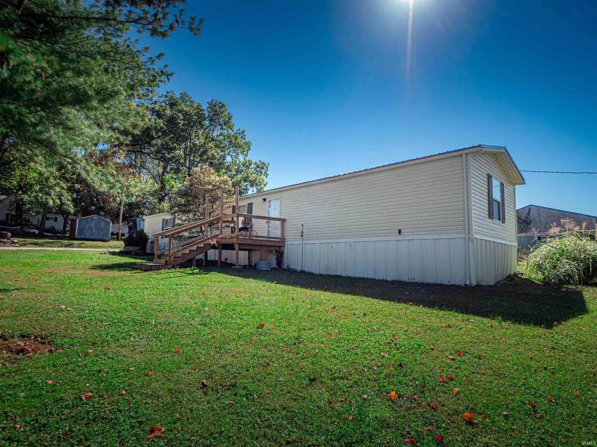 10213 E Indiana Street, Oakland City, IN 47660 - Image #1