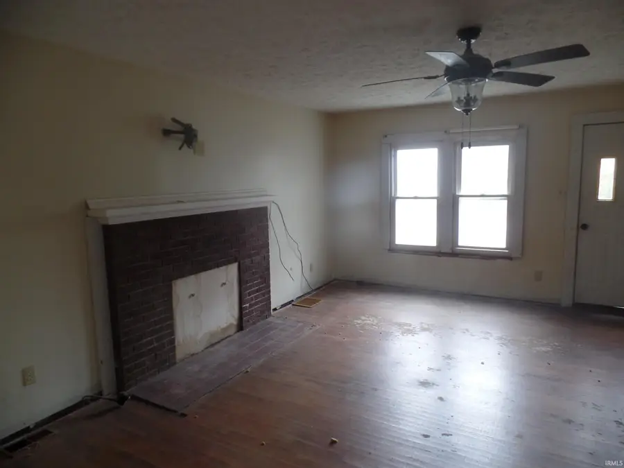 266 W Spring Street, Bloomfield, IN 47424 - Image #3