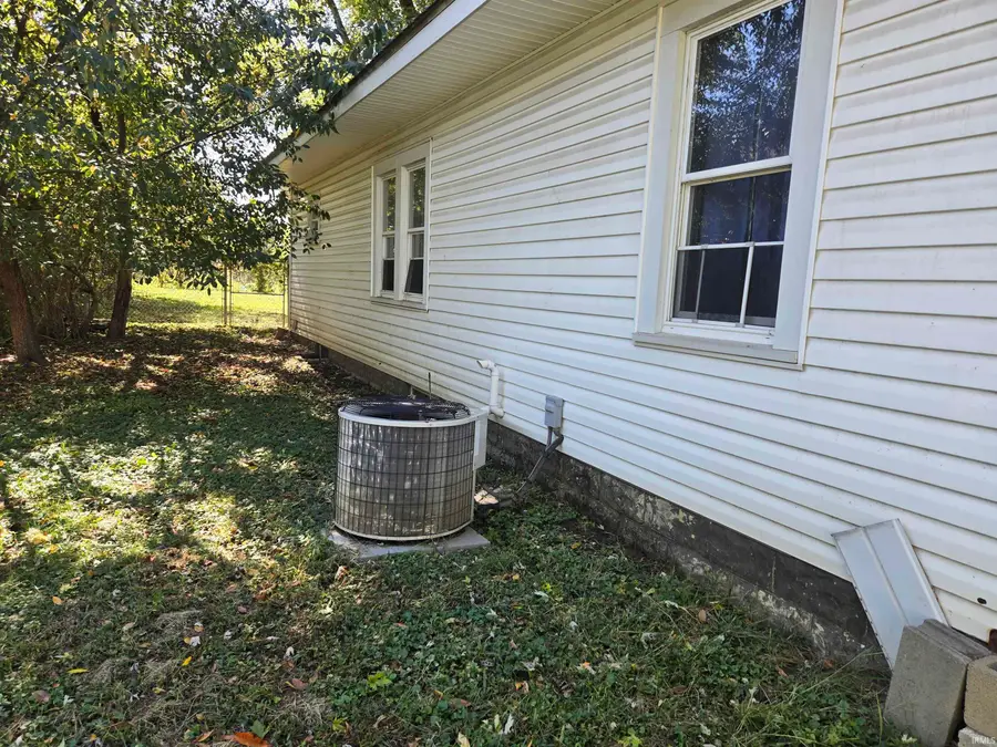 909 W 4th Street, Bicknell, IN 47512 - Image #3