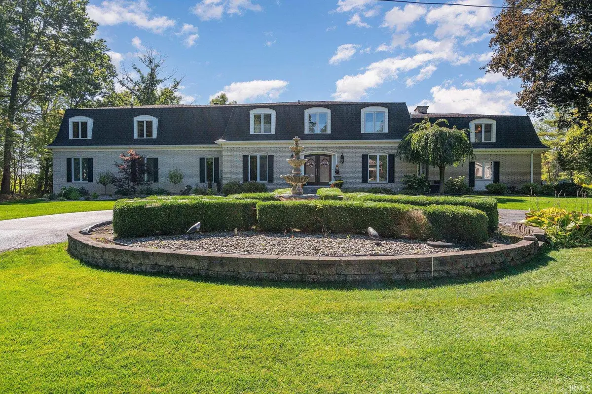 25424 Northshore Drive, Elkhart, IN 46514 - Image #1