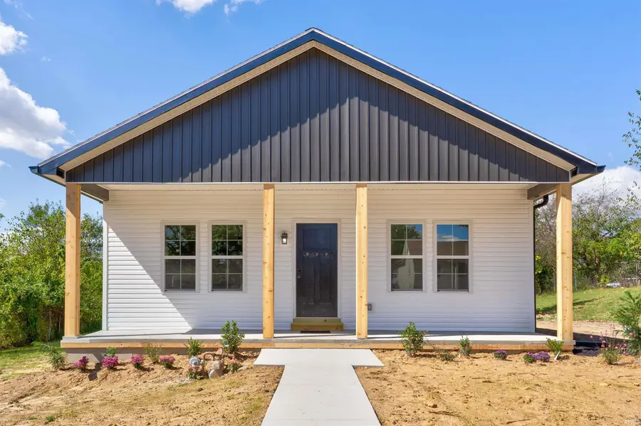 431 E Washington Street, Oakland City, IN 47660 - Image #2