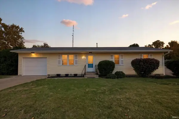 121 Lake Trail, Lakeville, IN 46536