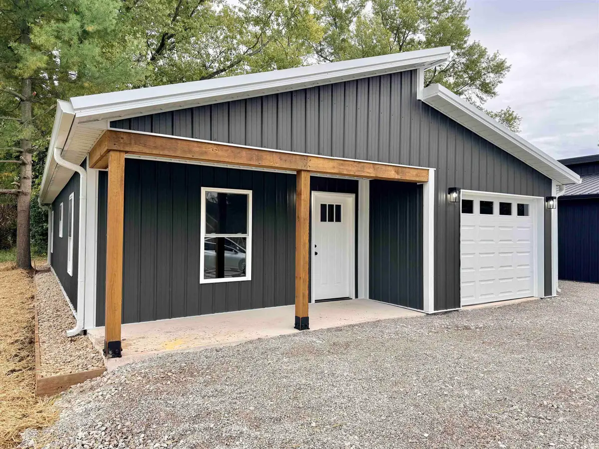 579 NW 3rd Street, Linton, IN 47441 - Image #1