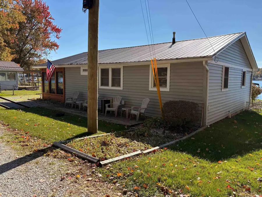 5439 W Warren Street, Silver Lake, IN 46982 - Image #2