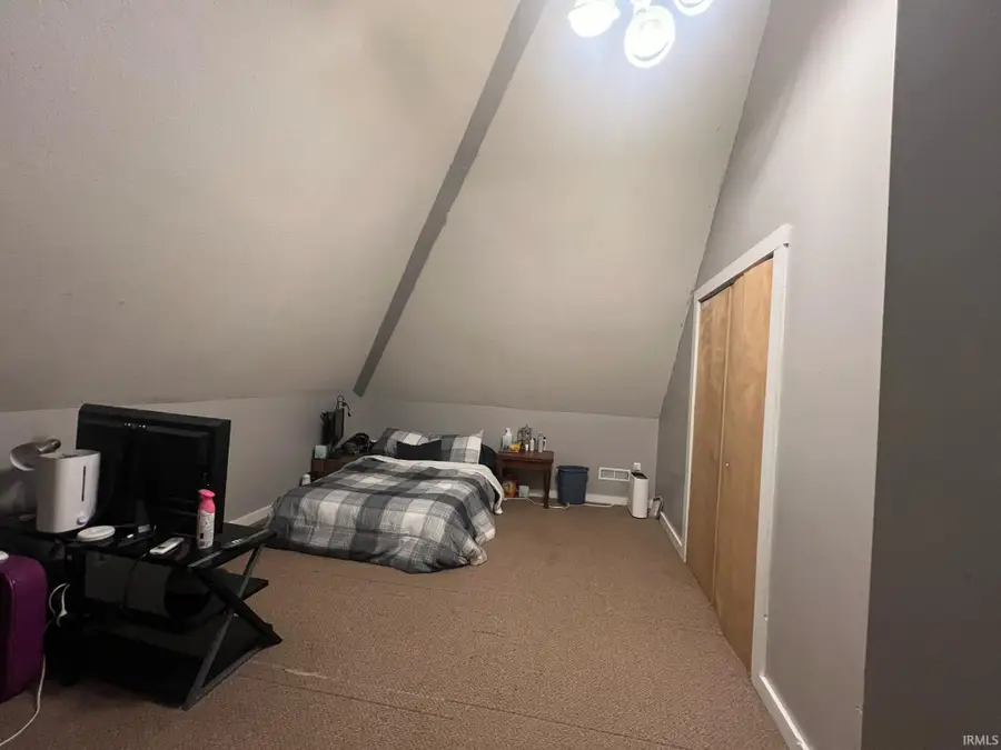 1035 N Jefferson Street, Huntington, IN 46750 - Image #2