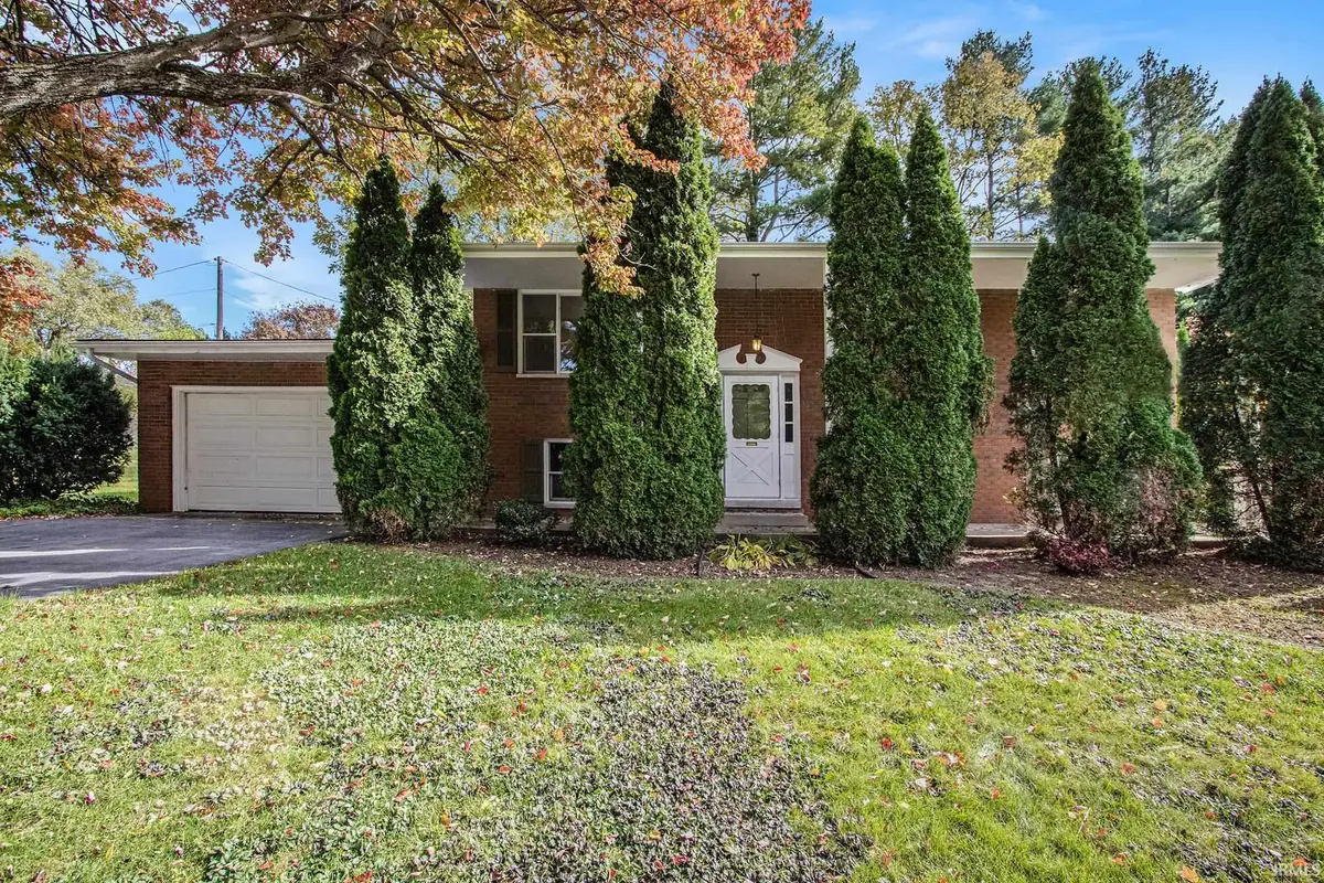 2032 Southern View Drive, South Bend, IN 46614 - Image #1