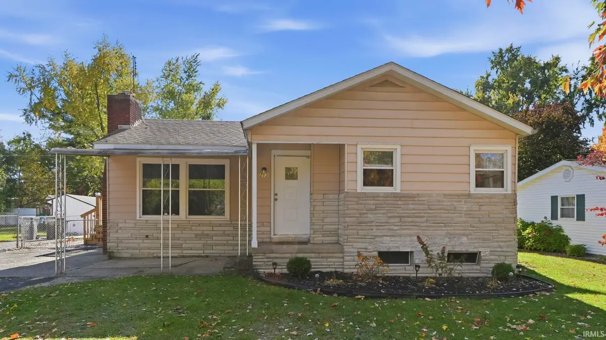 213 E Maple Grove Street, Syracuse, IN 46542 - #1