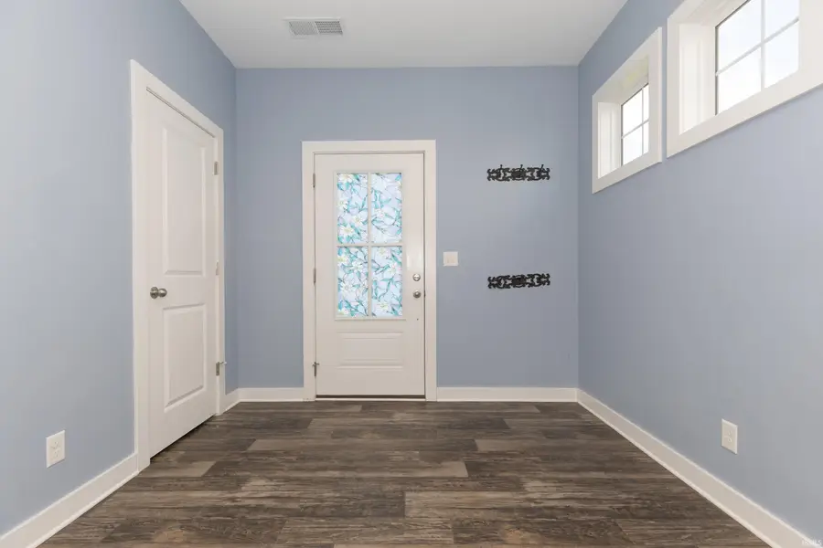 5700 Baywater Drive, Newburgh, IN 47630 - Image #2