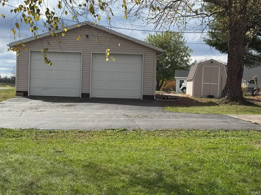 3663 White Road, Spencer, IN 47460 - Image #2