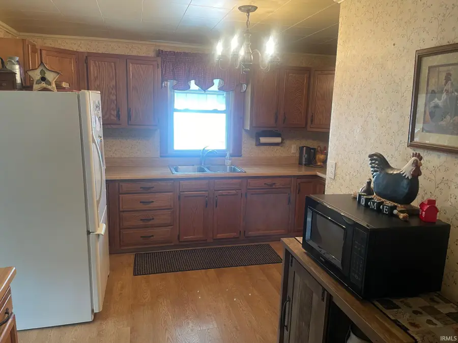 212 S Michigan Street, La Paz, IN 46537 - Image #3