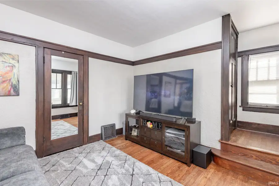 1022 Division Street, Mishawaka, IN 46545 - Image #2