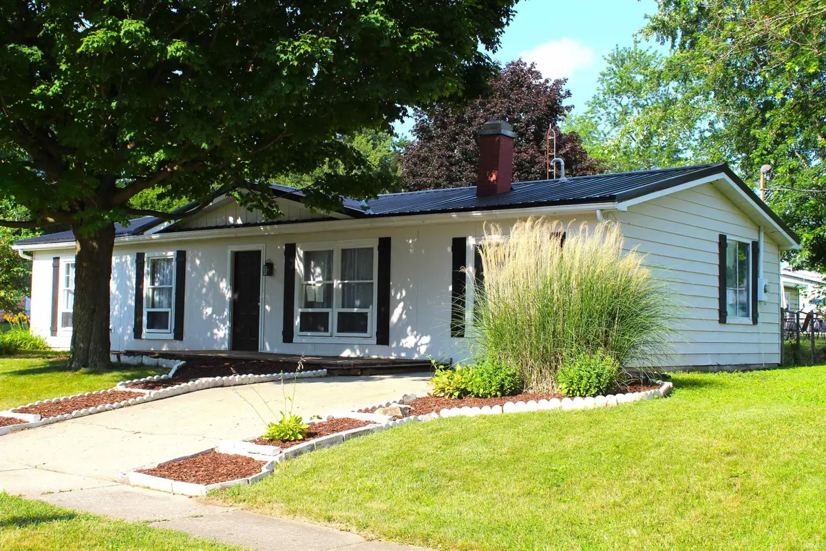 308 Clyde Ave, Angola, IN 46703 - Image #1