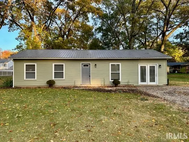3732 N Greenwood Drive, Warsaw, IN 46582 - #1