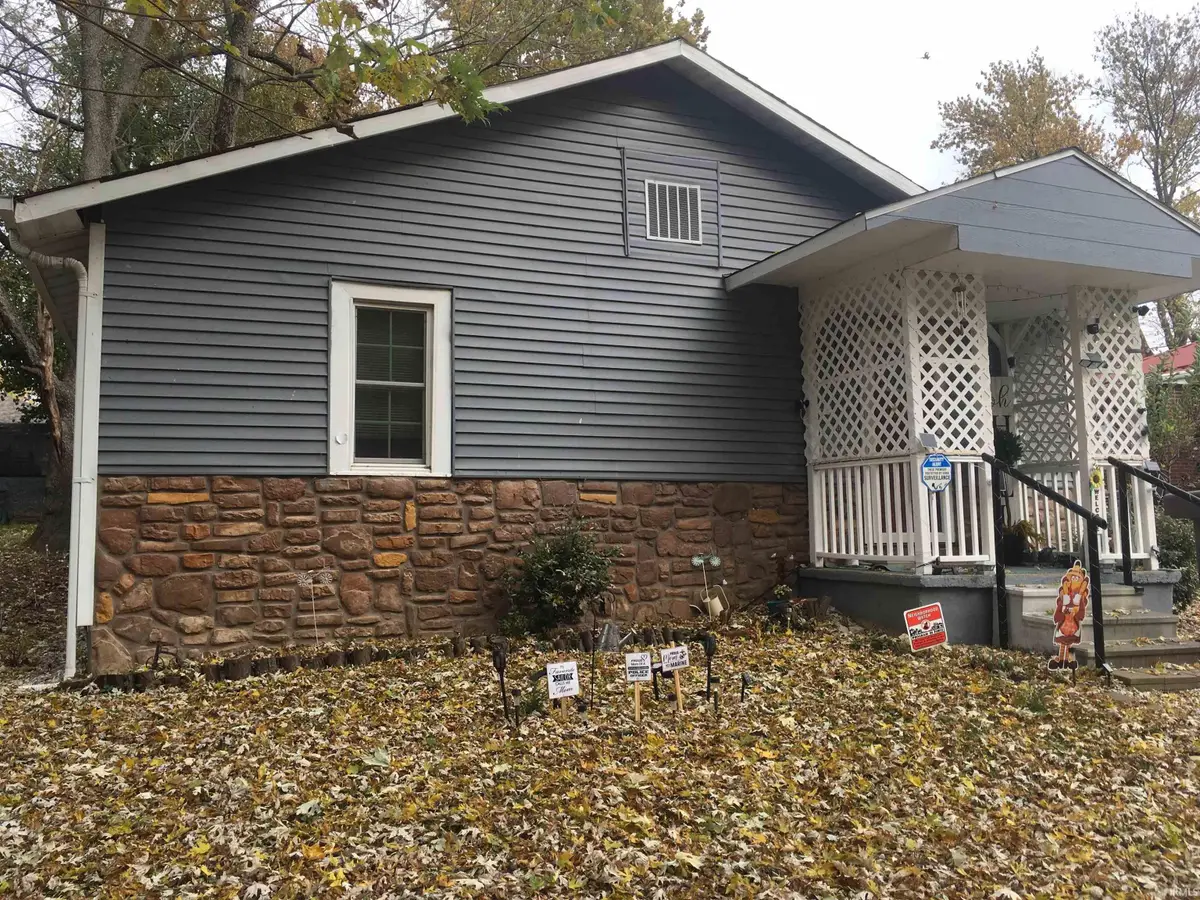 1304 E Cedar St, Petersburg, IN 47567 - Image #1