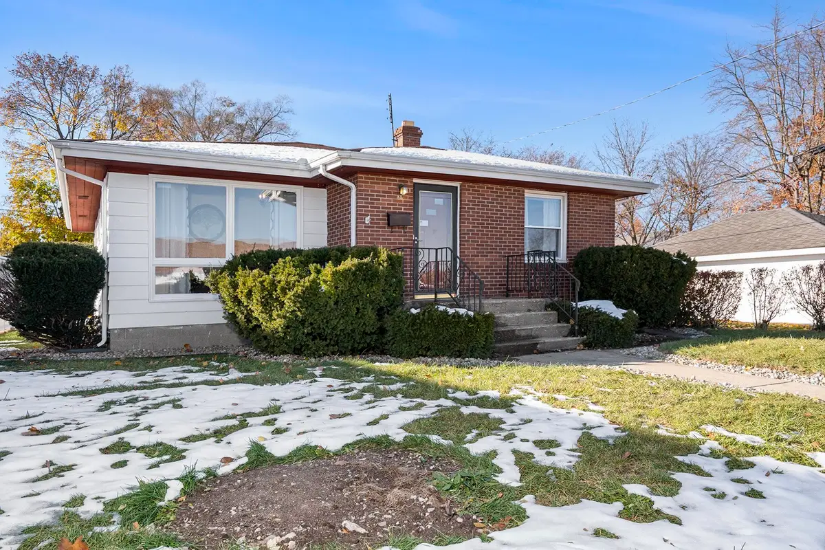 211 Hodson Avenue, Mishawaka, IN 46544 - #1