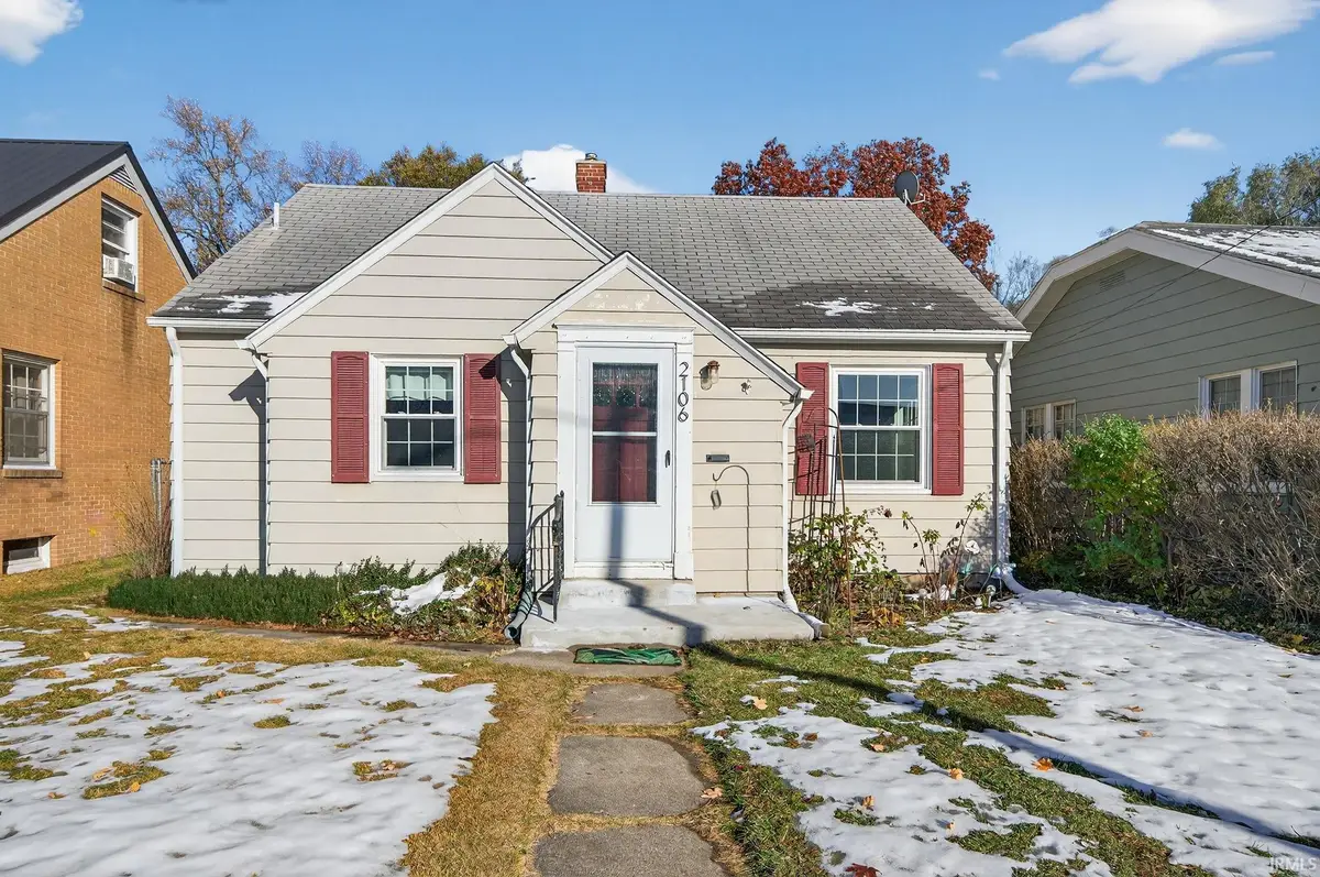 2106 Hollywood Place, South Bend, IN 46616 - Image #1