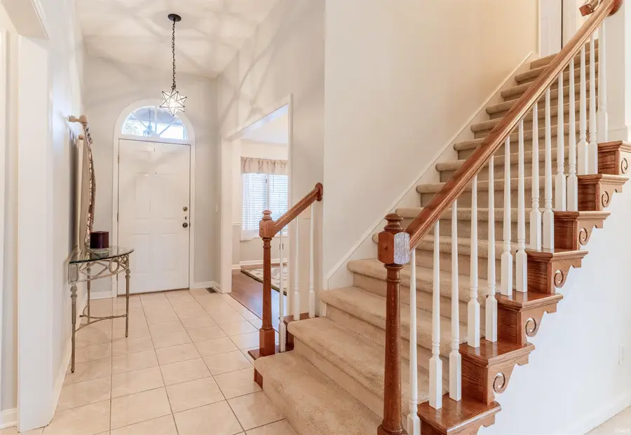 8855 Camelot Drive, Newburgh, IN 47630 - Image #2