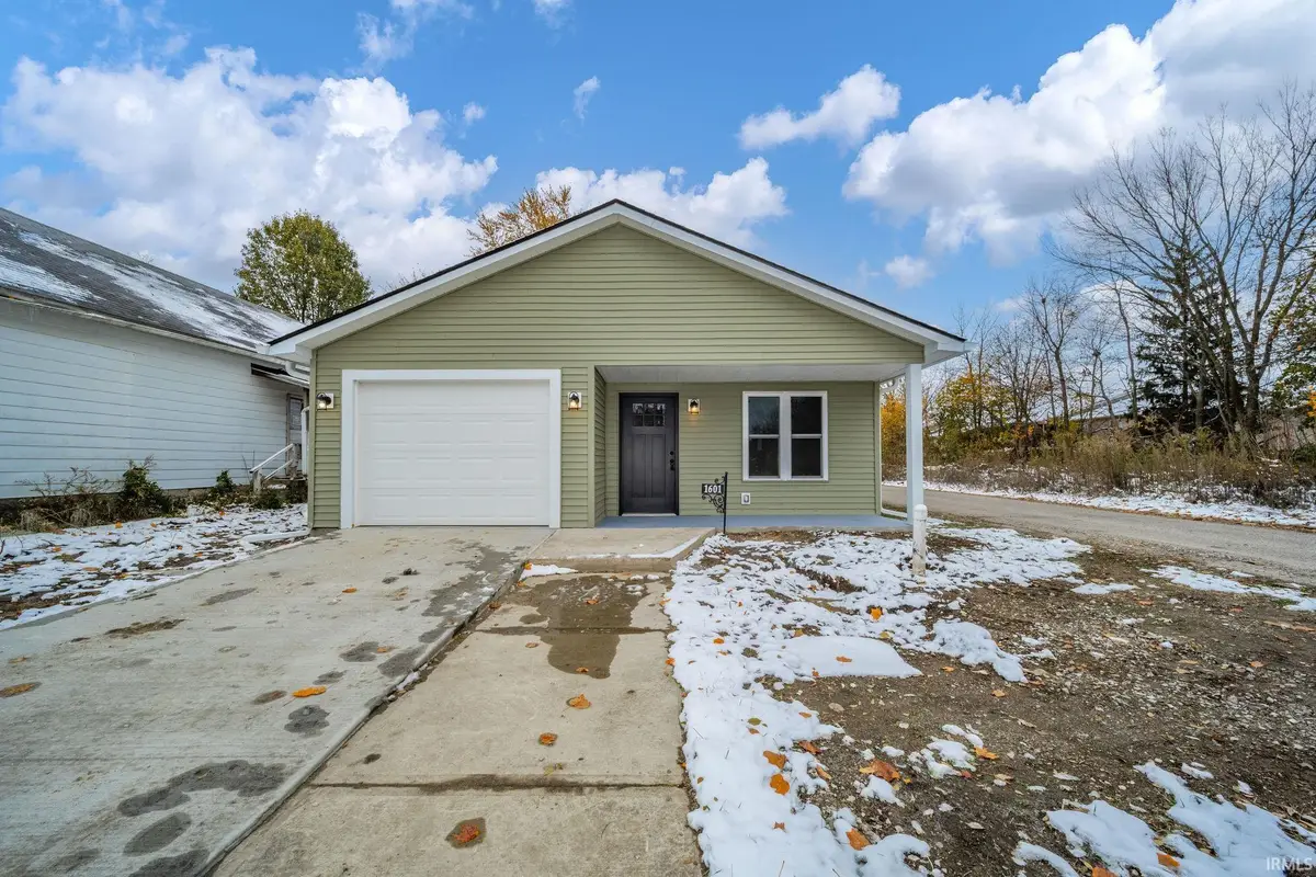1601 E Avenue, New Castle, IN 47362 - #1