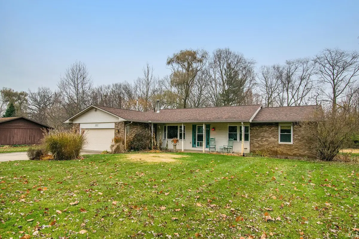 1707 S Briarwood Drive, Warsaw, IN 46580 - #1
