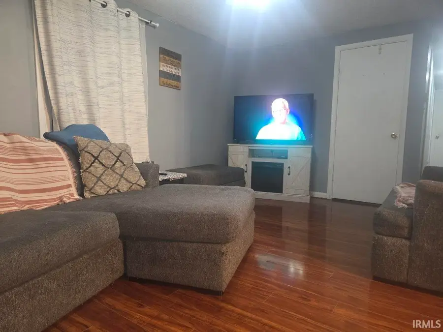 512 W Plate Glass Street, Montpelier, IN 47359 - Image #2