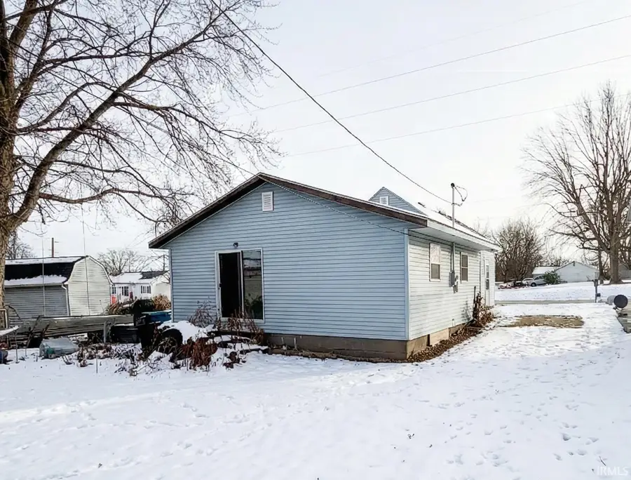 419 E Chestnut Street, Hartford City, IN 47348 - Image #2