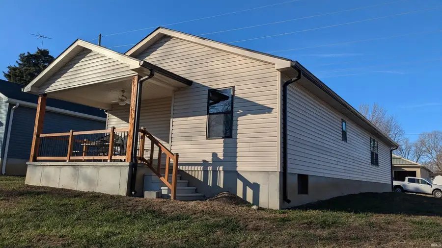 1015 E Glezen Street, Petersburg, IN 47567 - Image #3