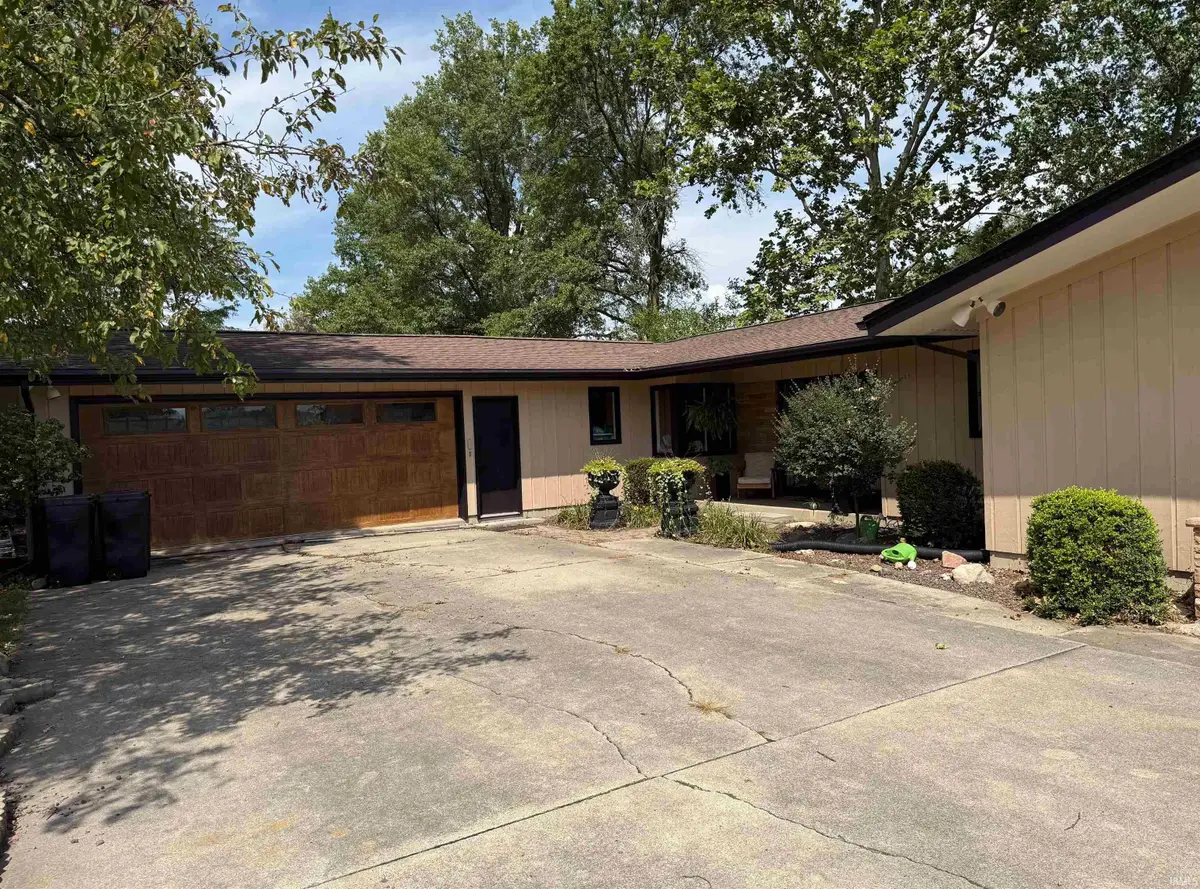 1105 W Clark Street, Berne, IN 46711 - Image #1