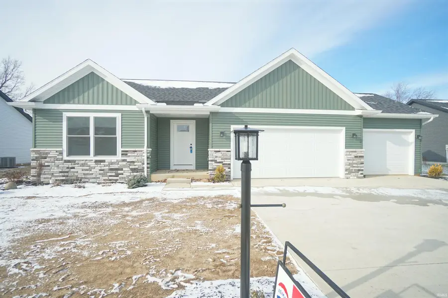 455 N Eastfield Circle, Milford, IN 46542 - Image #2