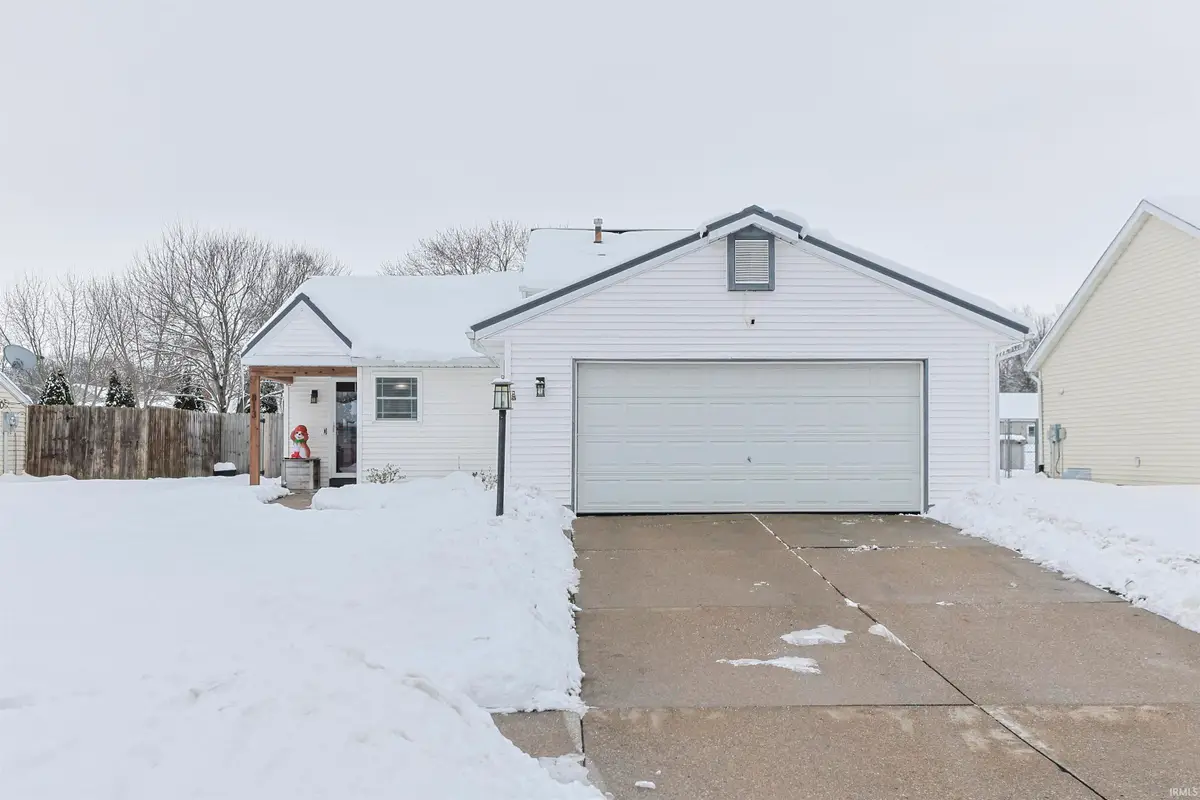 813 Lovechio Drive, Mishawaka, IN 46544 - Image #1