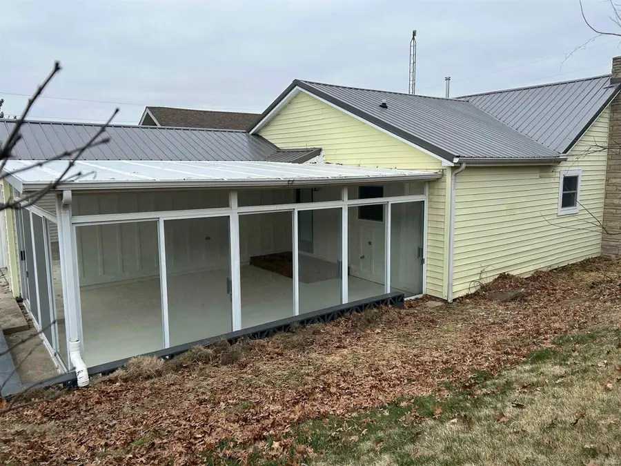 455 W Main Street, Bloomfield, IN 47424 - Image #3