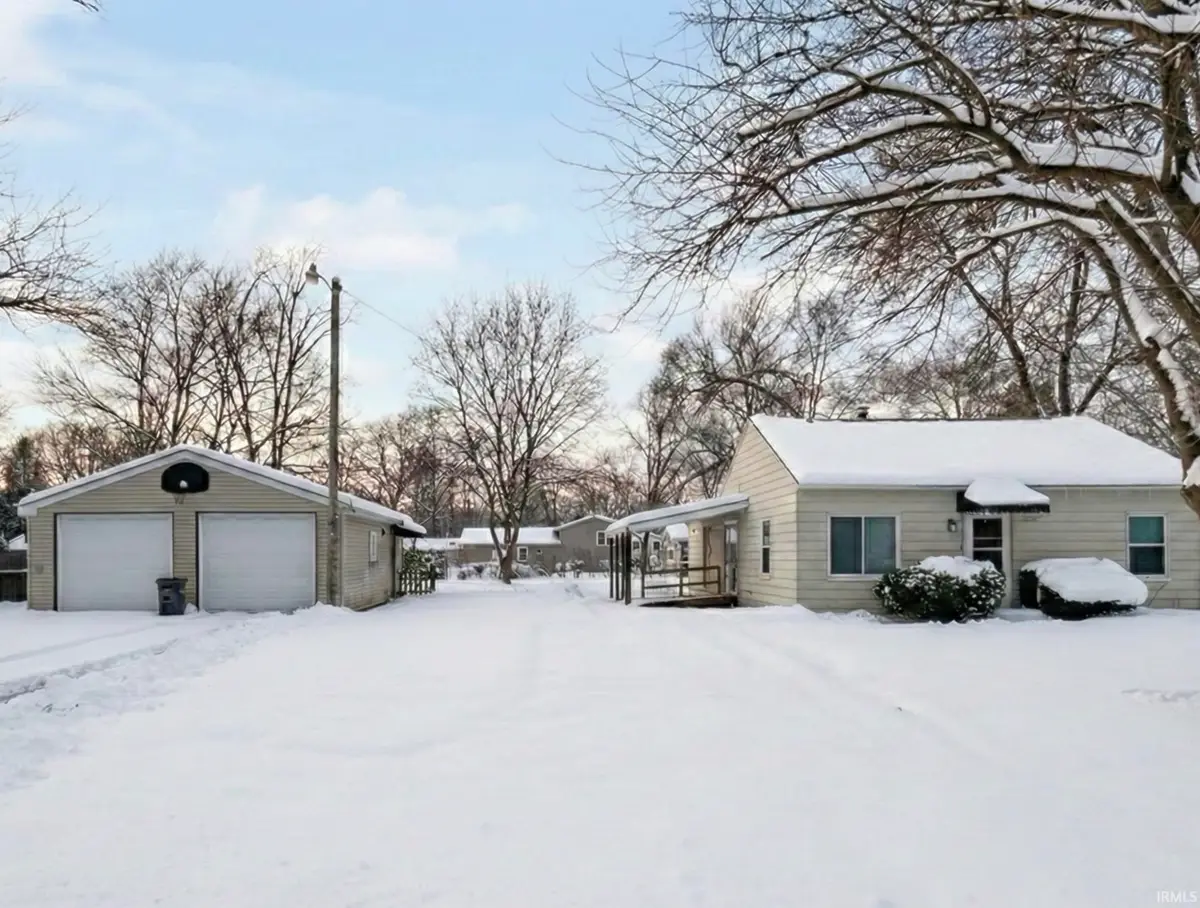 51651 Hollyhock Road, South Bend, IN 46637 - Image #1
