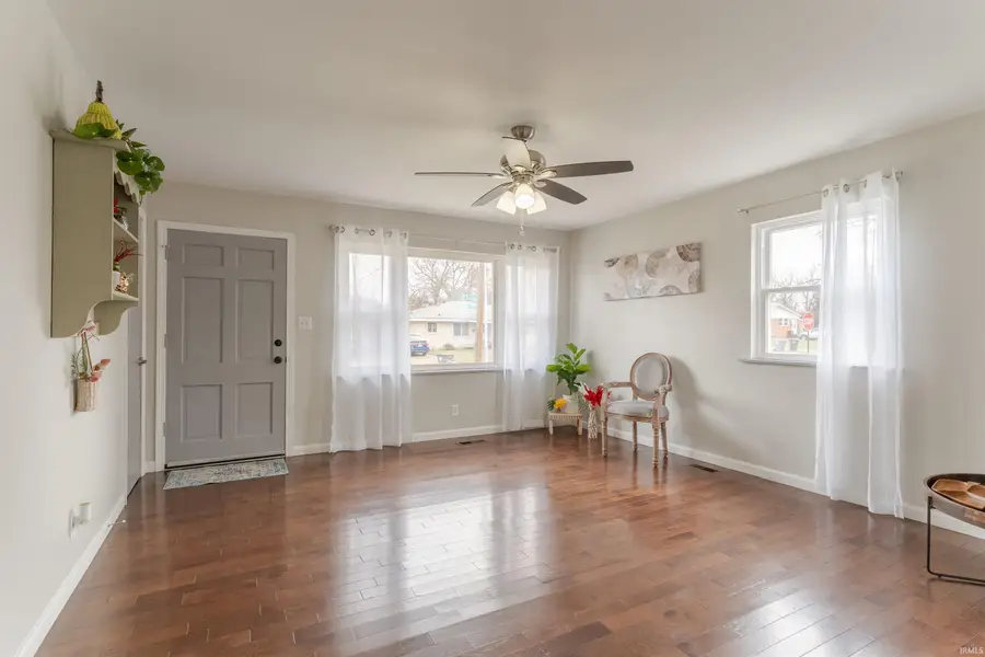 1000 N Fairlawn W Circle, Evansville, IN 47711 - Image #2