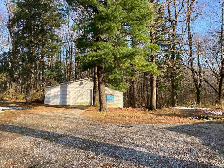 794 S 1225 E, Oakland City, IN 47660 - Image #3