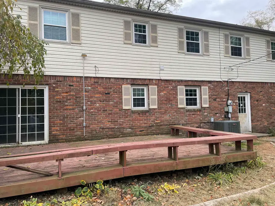 1916 W James Drive, Marion, IN 46952 - Image #2