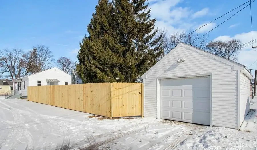 102 Helen Avenue, Mishawaka, IN 46544 - Image #2