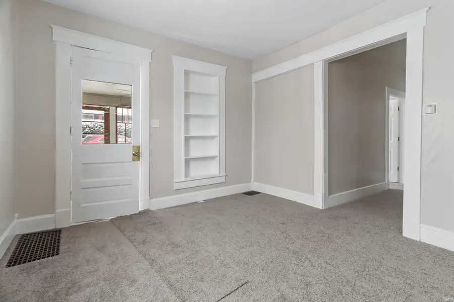 209 S Whites Avenue, Marion, IN 46952 - Image #3