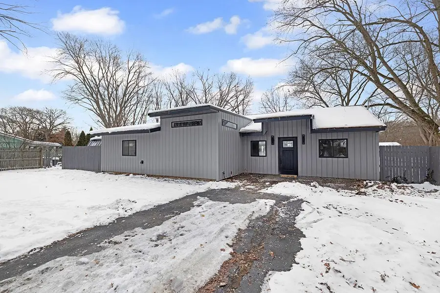 30372 N Meadow Brook Lane, Elkhart, IN 46514 - Image #2